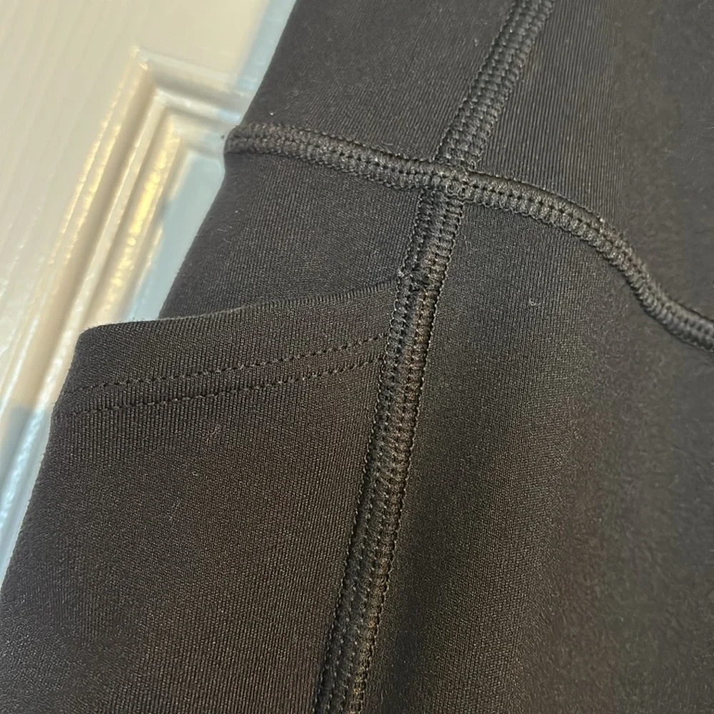 Victoria's Secret leggings in black size 4